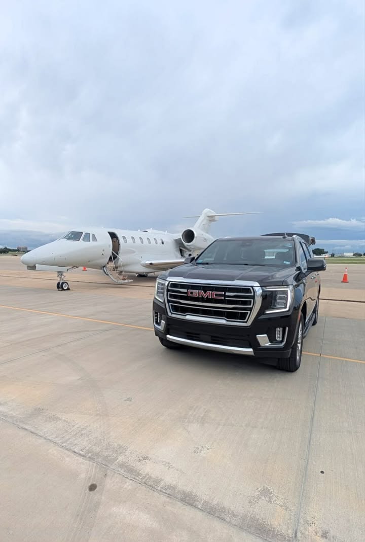 Professional black SUV representing executive chauffeur service in Grayson County